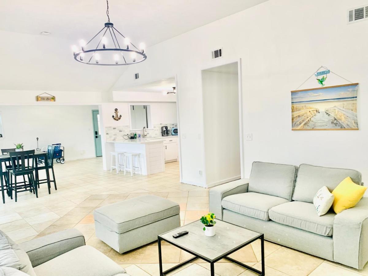 Sea Salt Vacation Home, Private Pool - Walk To Beach Панама Сити Бийч Екстериор снимка