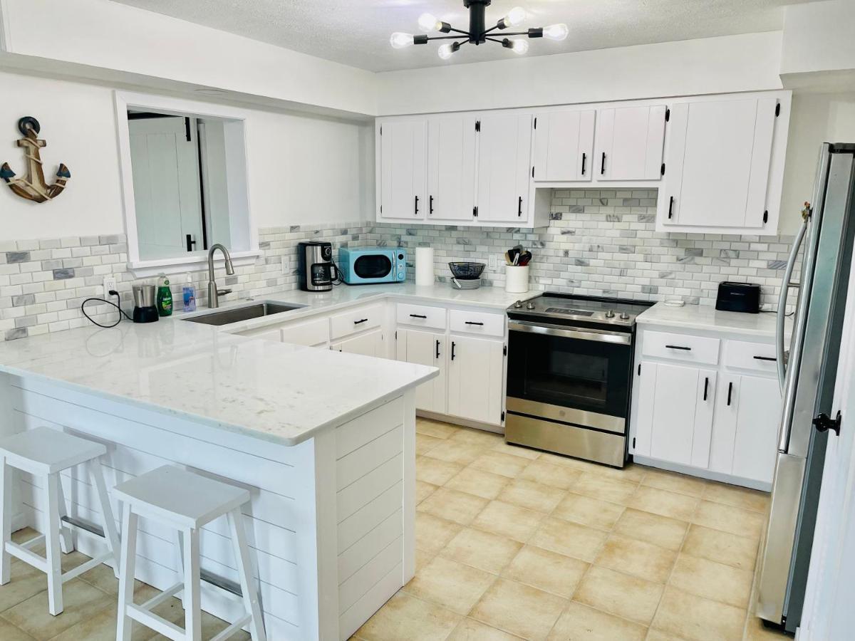 Sea Salt Vacation Home, Private Pool - Walk To Beach Панама Сити Бийч Екстериор снимка