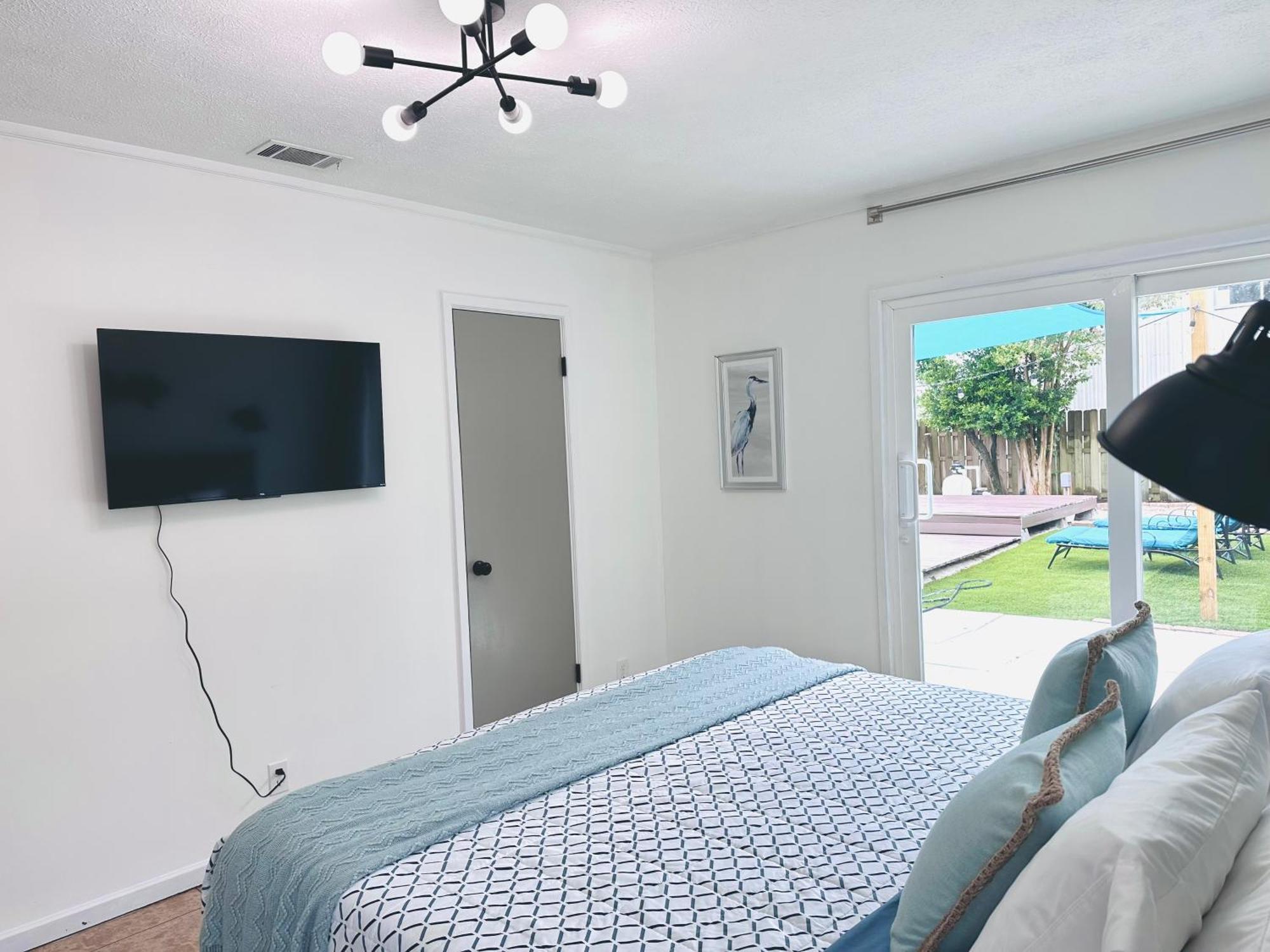 Sea Salt Vacation Home, Private Pool - Walk To Beach Панама Сити Бийч Екстериор снимка